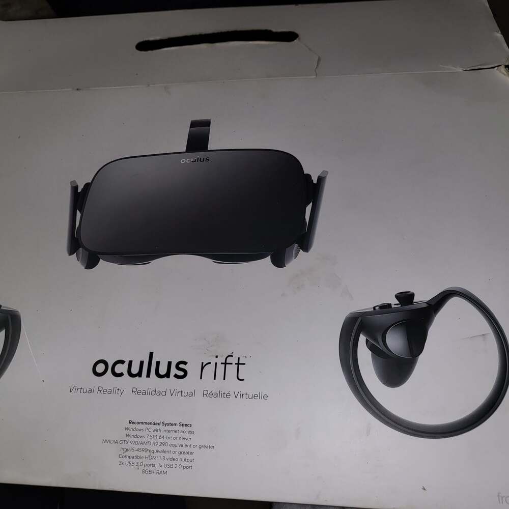 Oculus Rift CV1 VR Virtual Reality Headset System - Picture 2 of 2